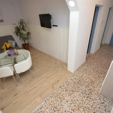 Apartments Frutula * ザダル